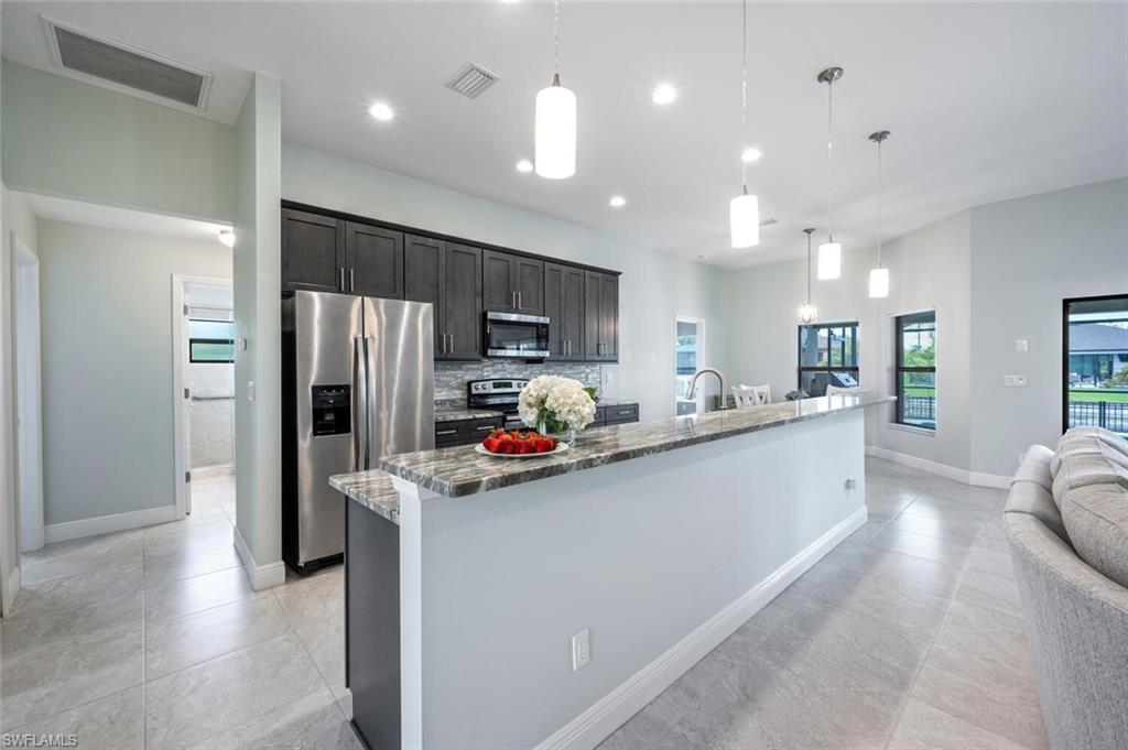 910 SW 12th TER