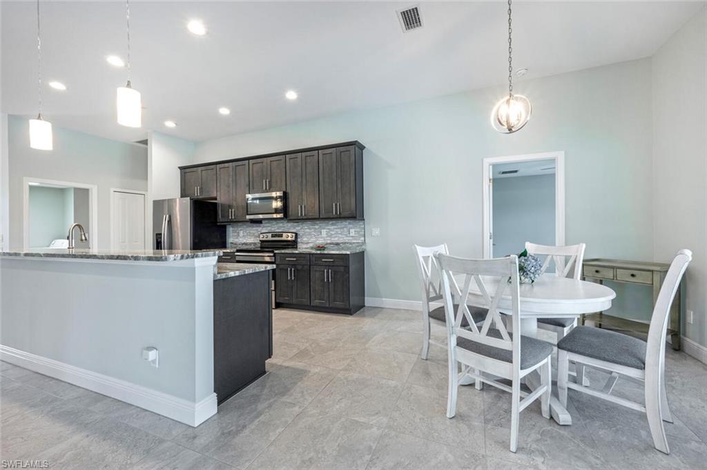 910 SW 12th TER