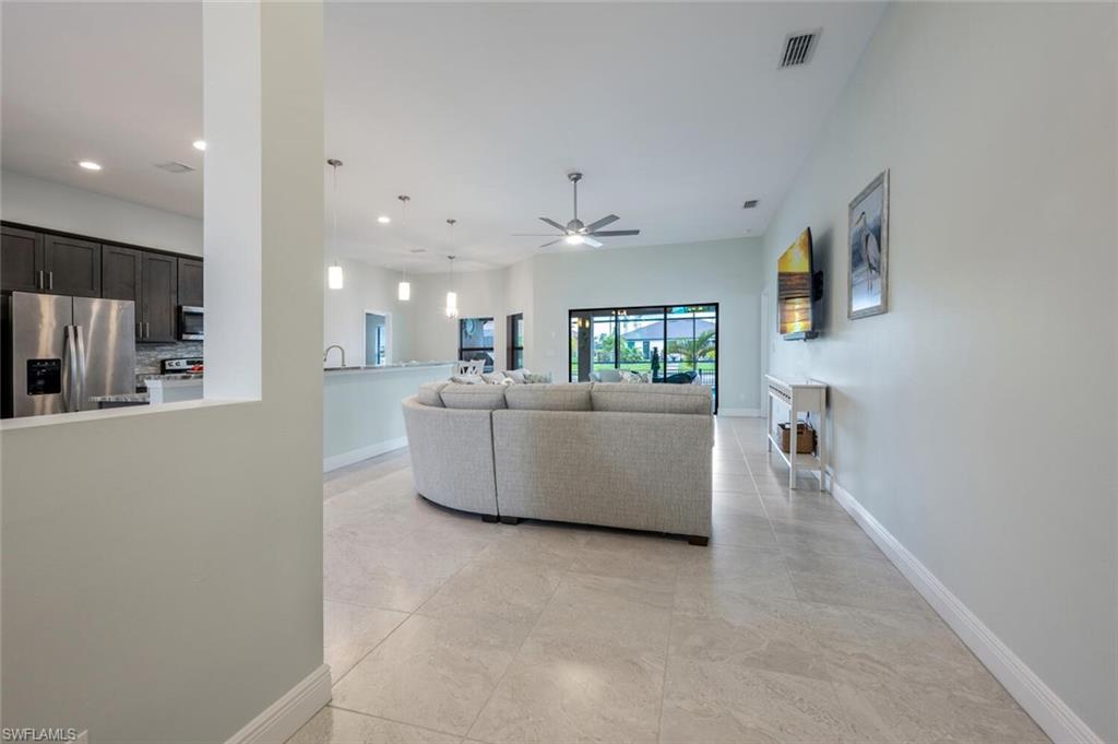 910 SW 12th TER
