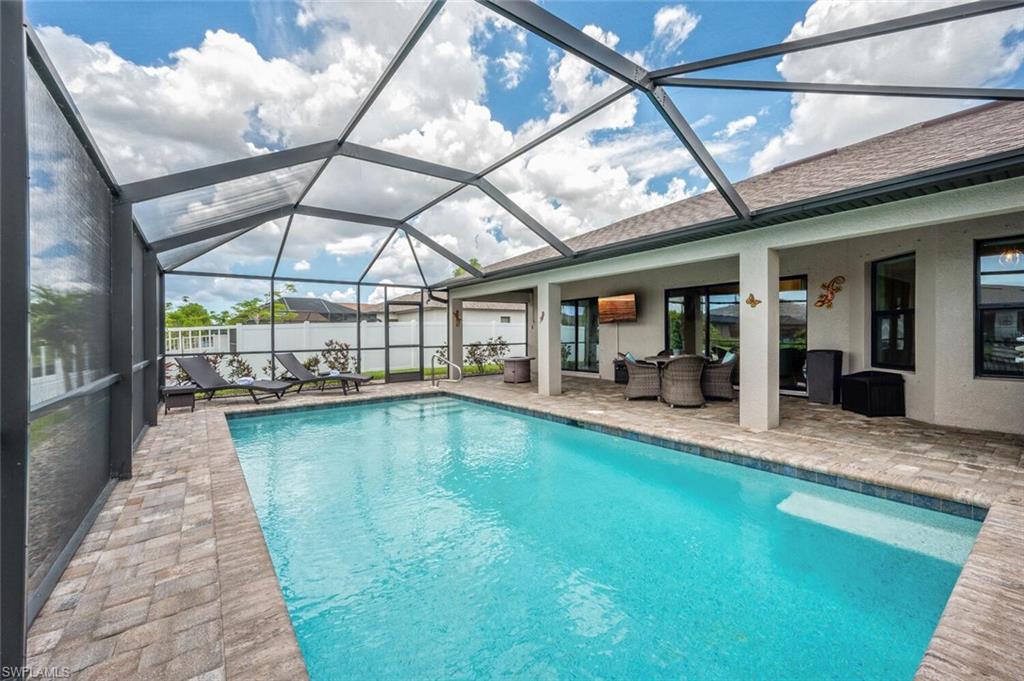 910 SW 12th TER
