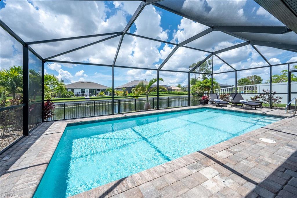 910 SW 12th TER