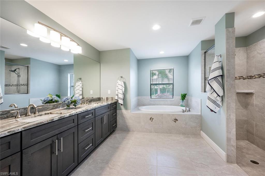 910 SW 12th TER