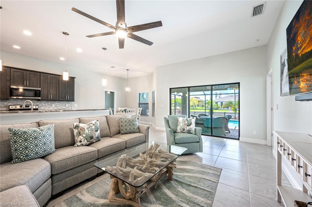 910 SW 12th TER