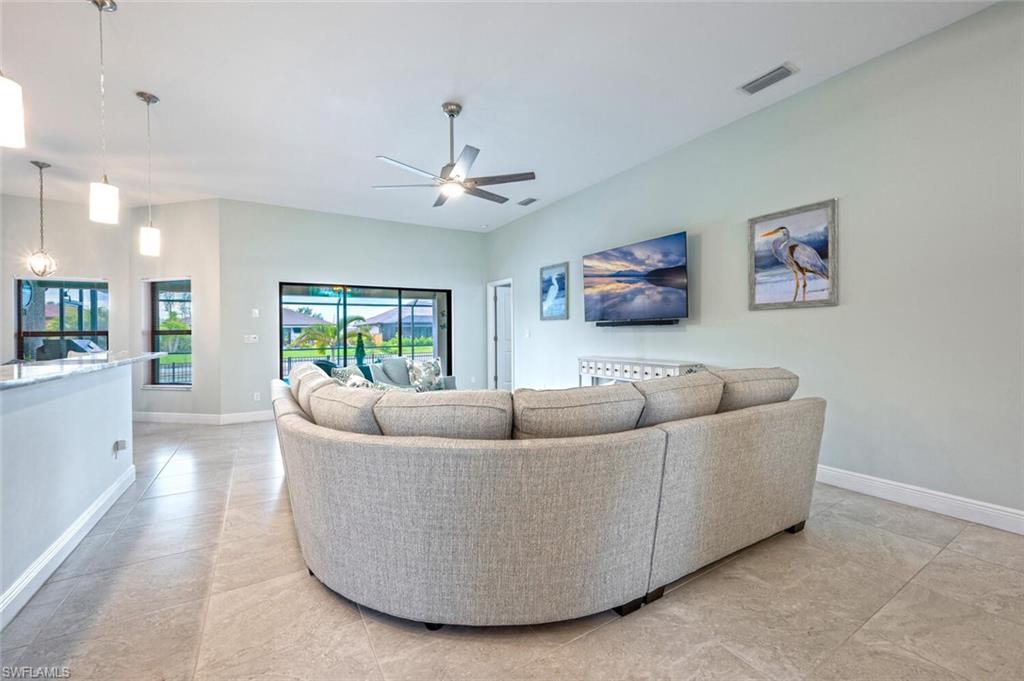 910 SW 12th TER
