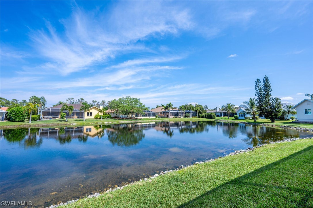 6724 Willow Lake CIR