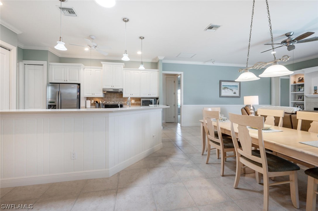 6724 Willow Lake CIR