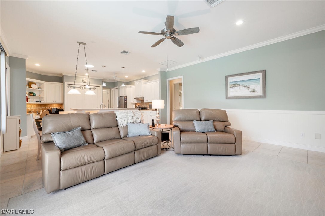 6724 Willow Lake CIR