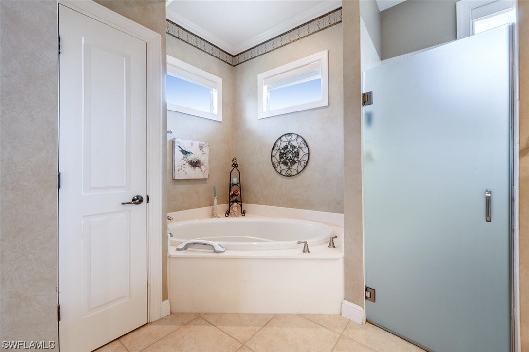 6724 Willow Lake CIR