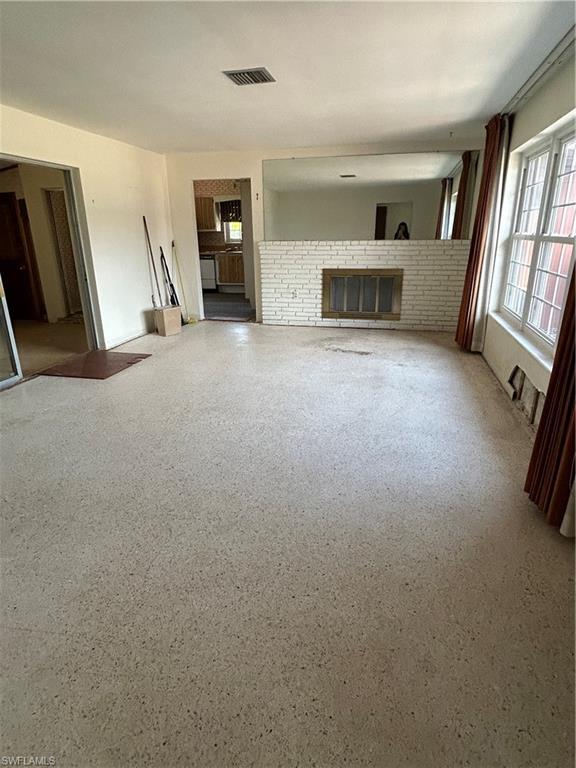 1228 Cleburne DR
