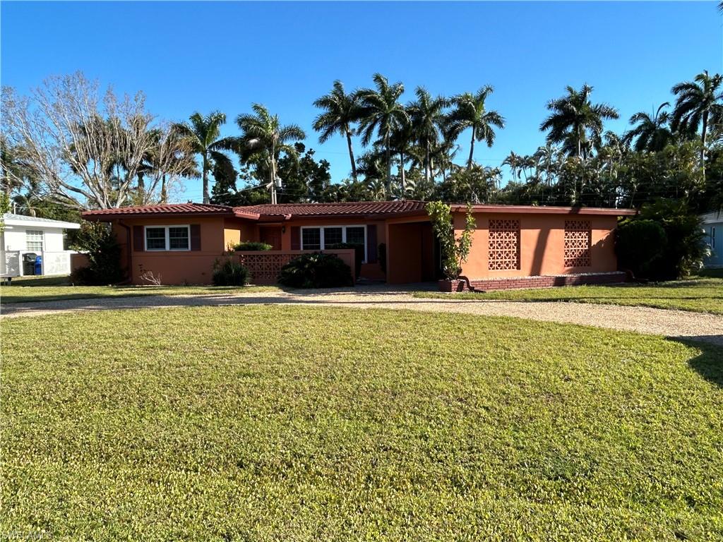 1228 Cleburne DR