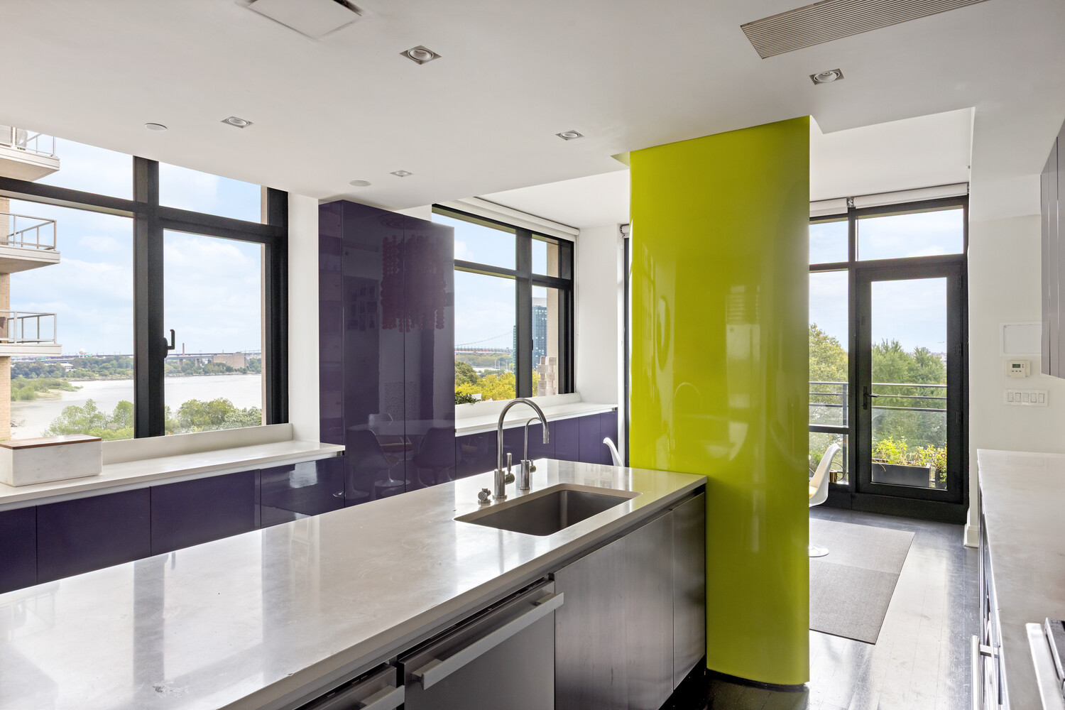 170 E END Avenue 8EF