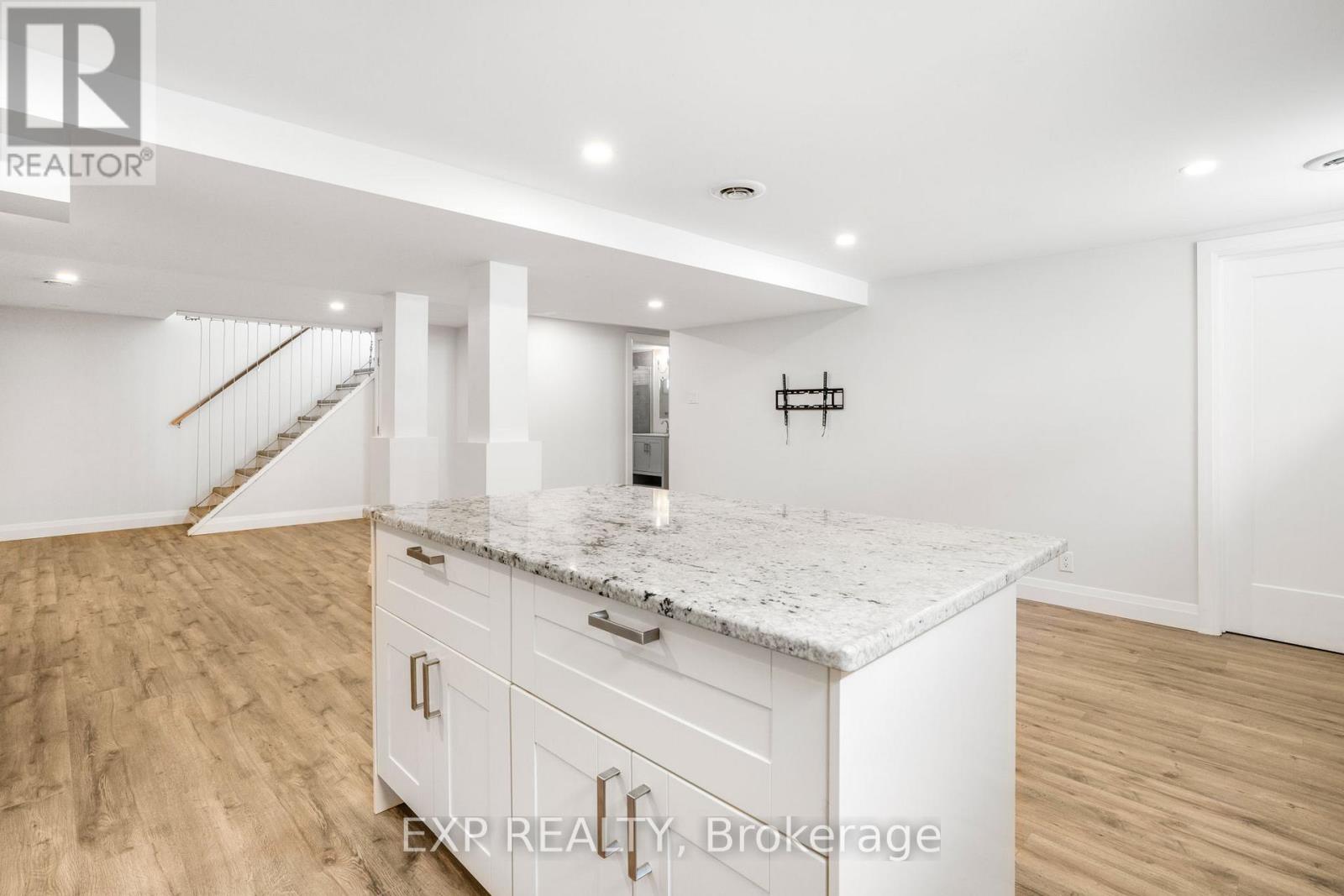 494 WOLFFDALE CRESCENT