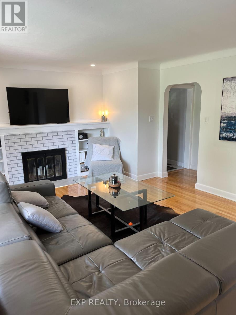 494 WOLFFDALE CRESCENT