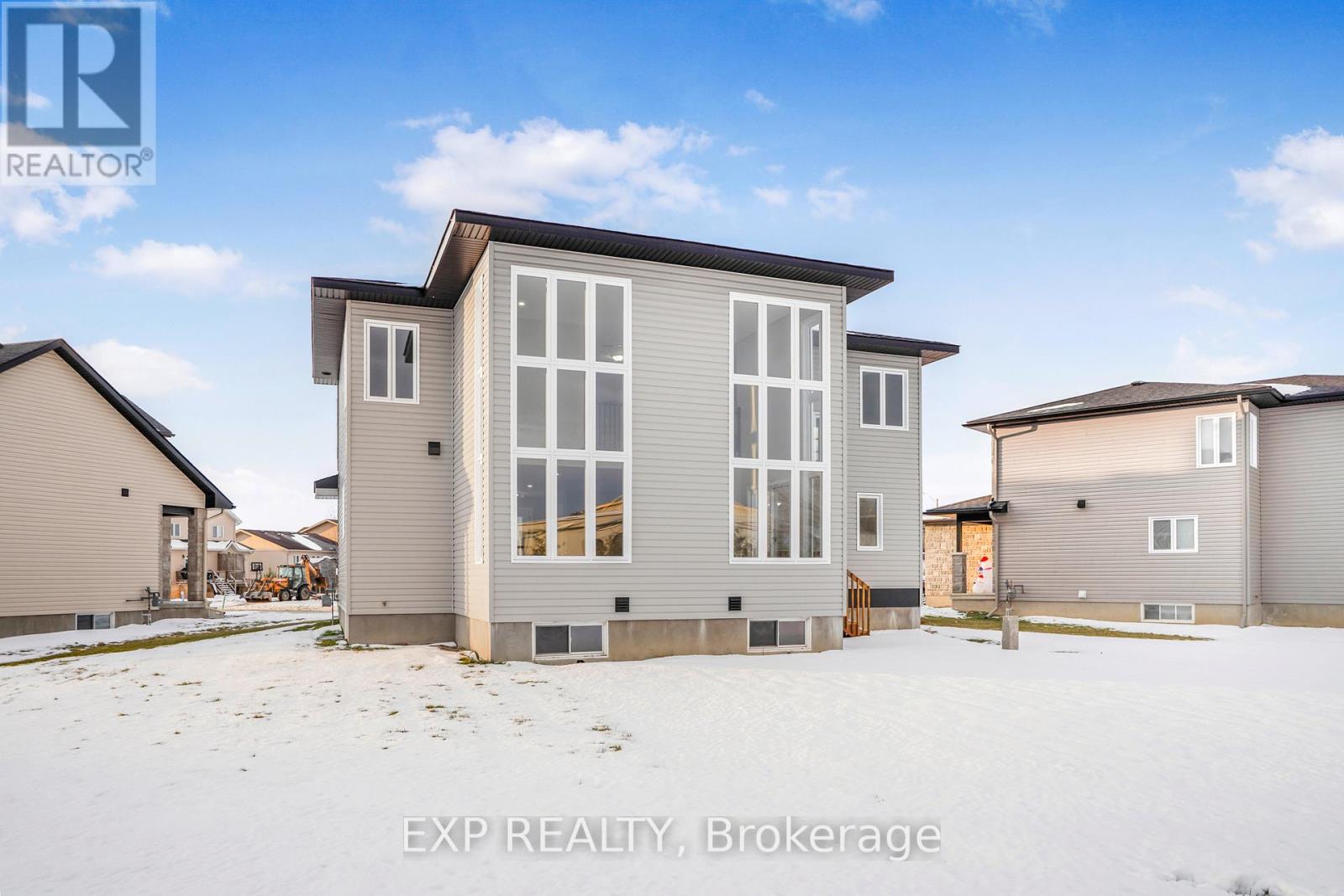 63 CHATEAUGUAY STREET