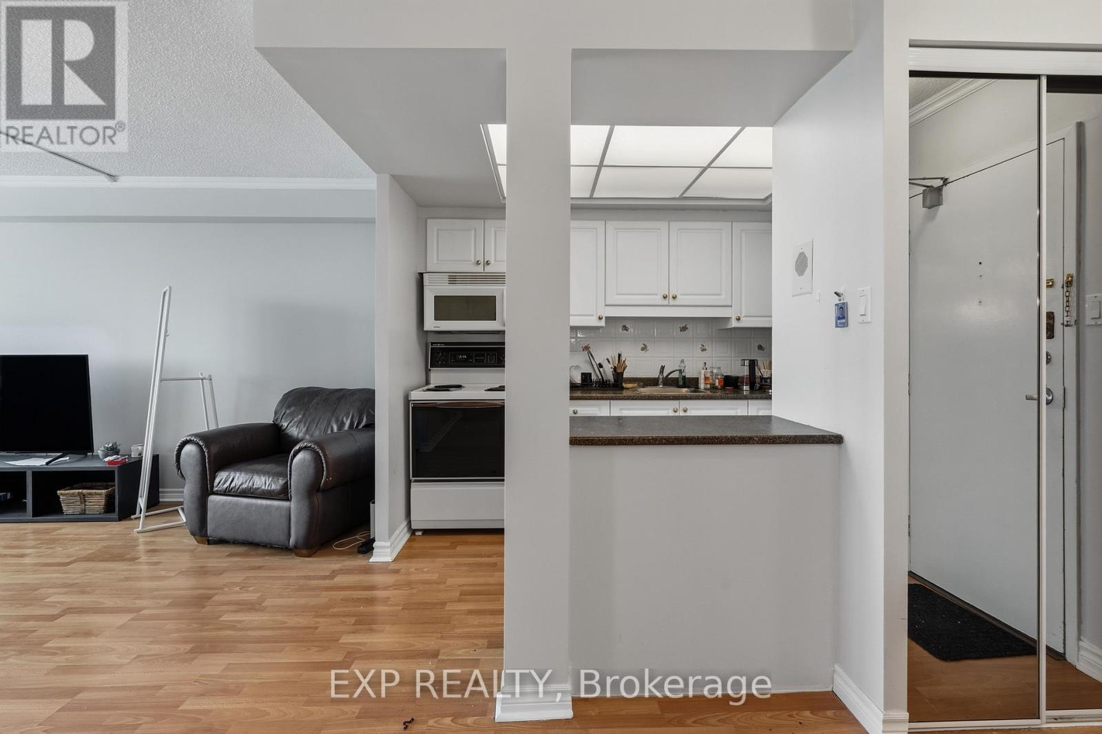 1112 - 555 BRITTANY DRIVE