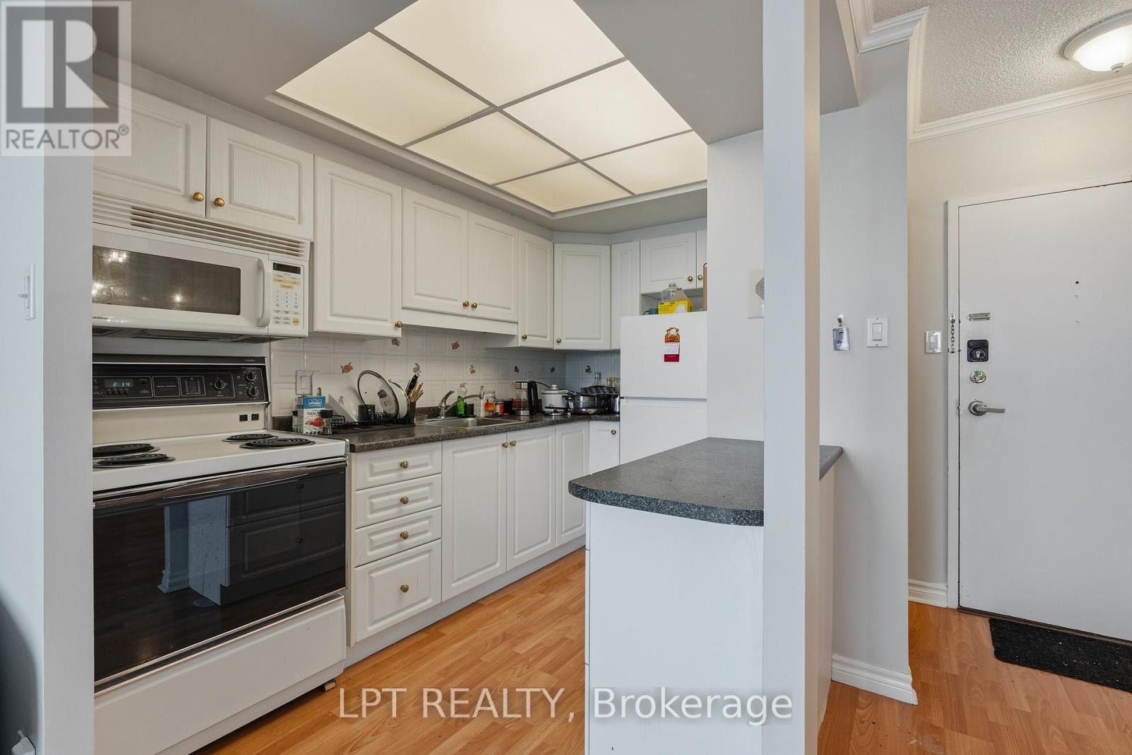 1112 - 555 BRITTANY DRIVE