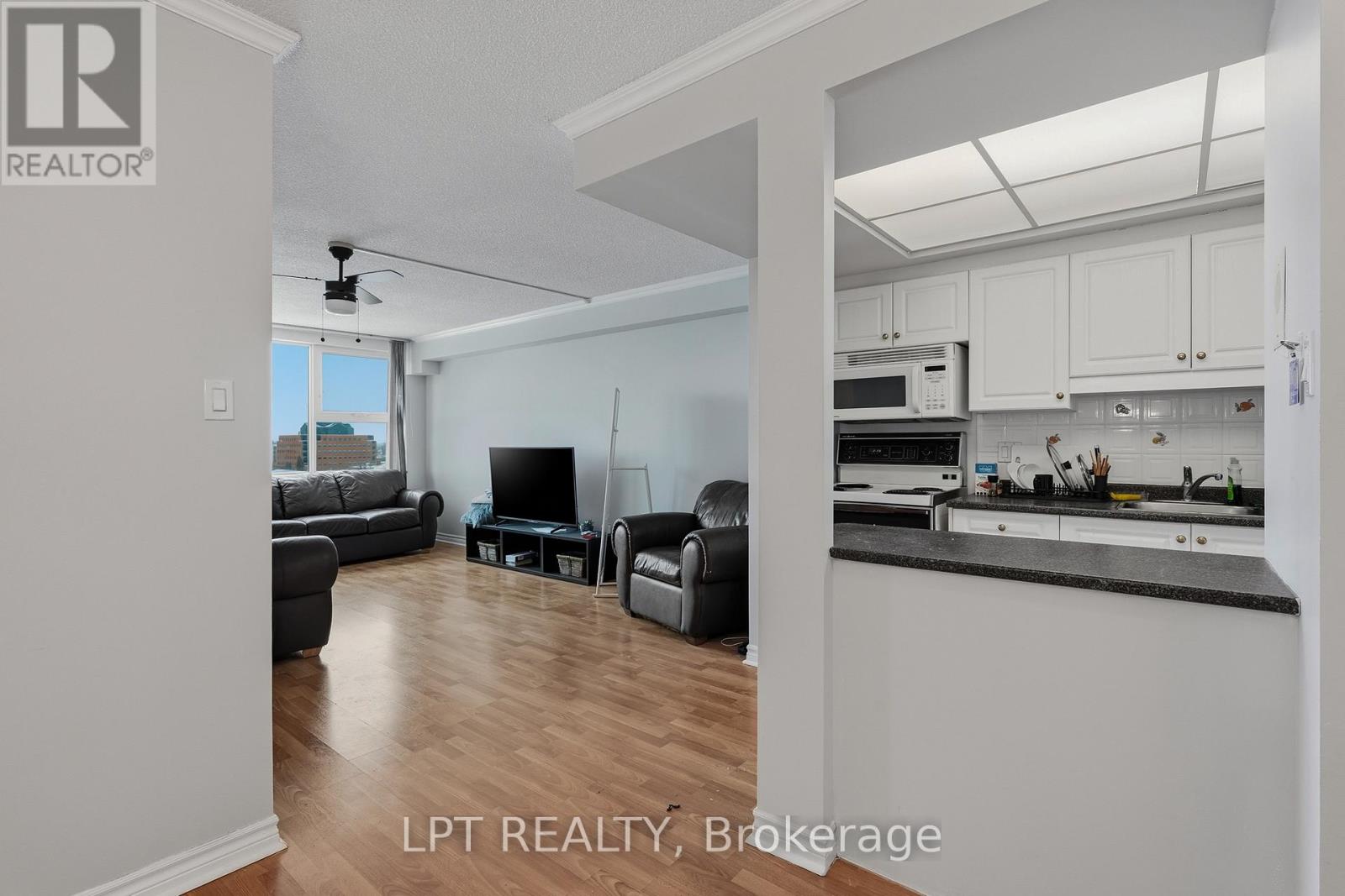 1112 - 555 BRITTANY DRIVE