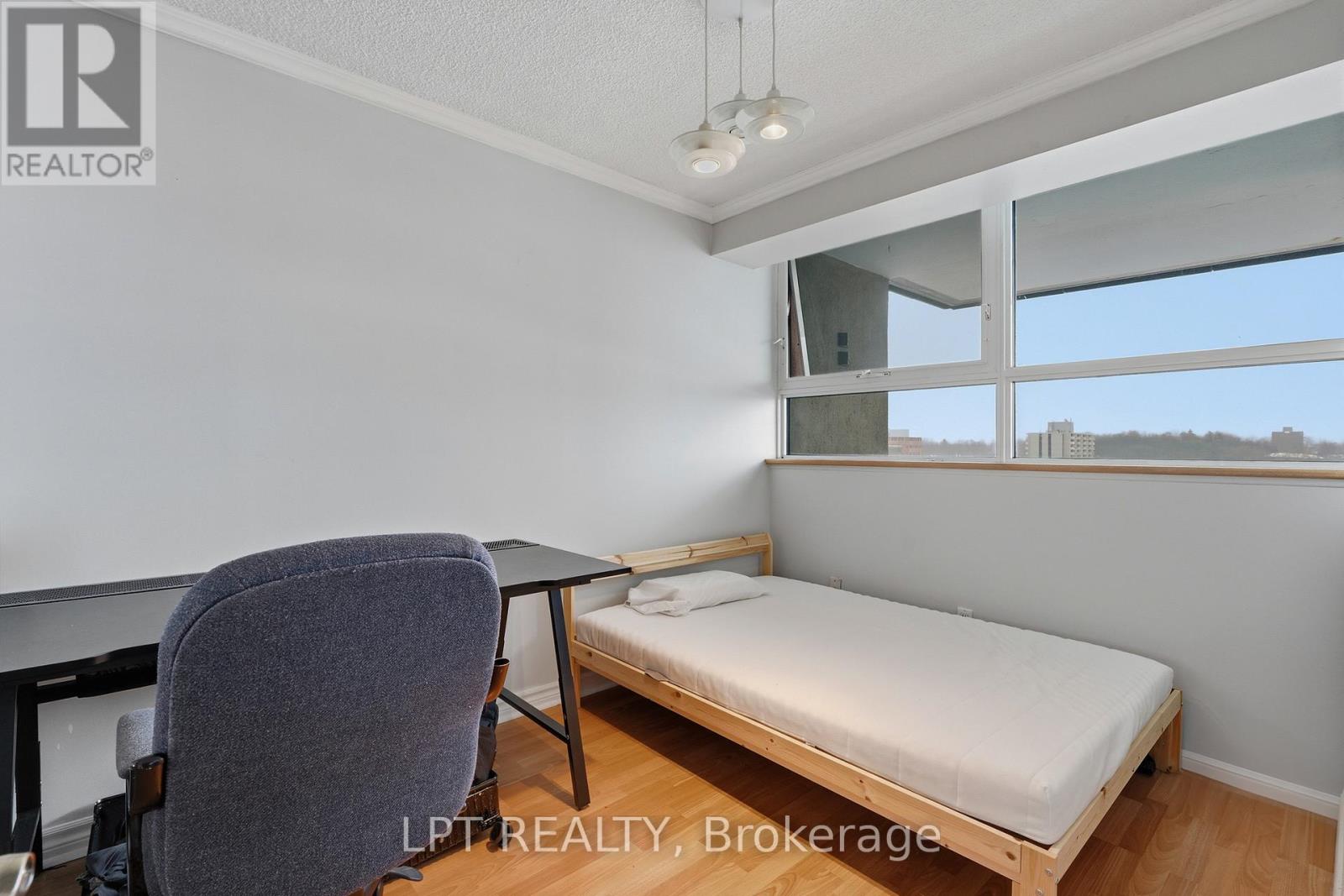 1112 - 555 BRITTANY DRIVE