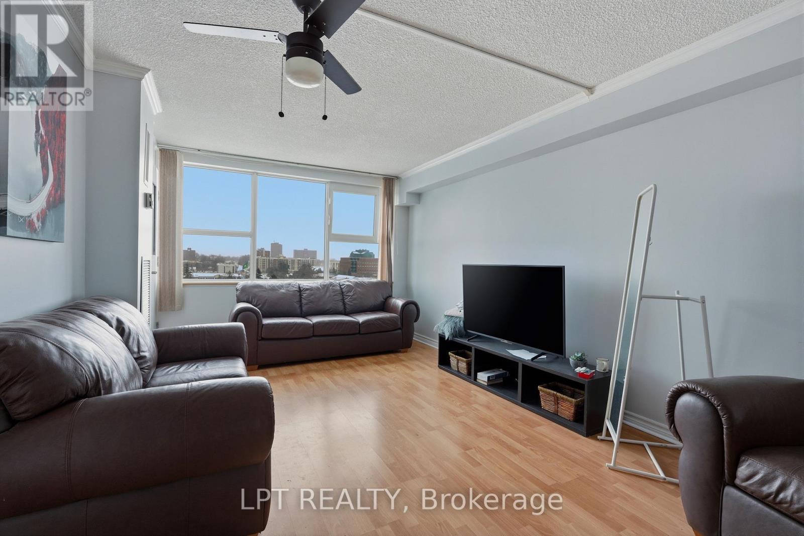 1112 - 555 BRITTANY DRIVE