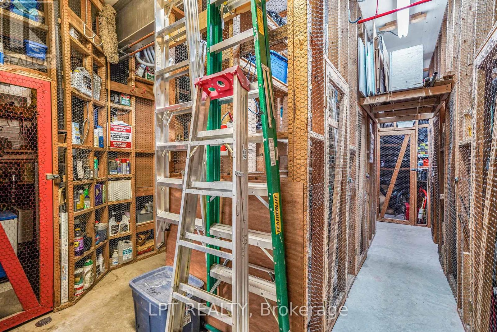 225 MAIN STREET N