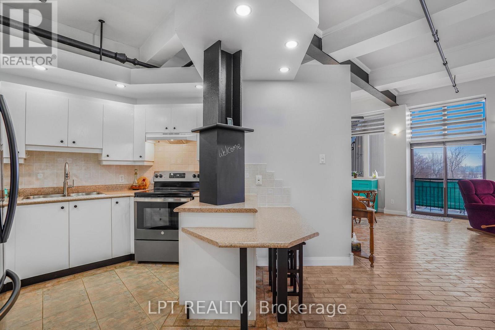 225 MAIN STREET N