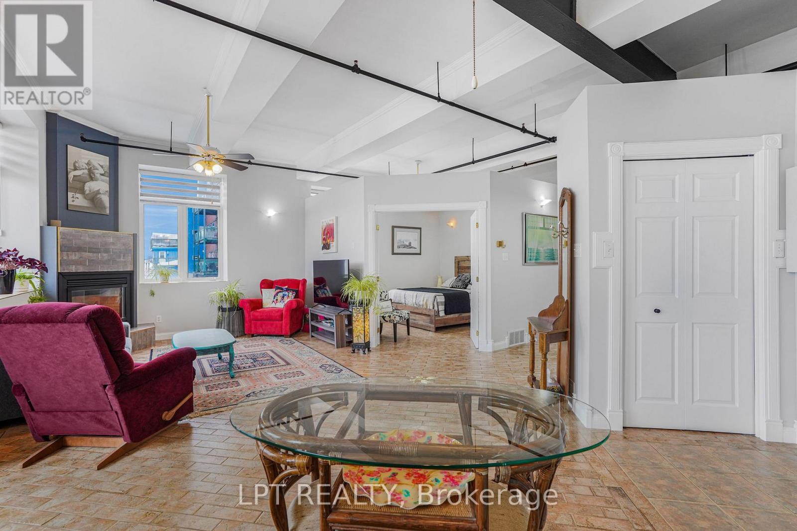 225 MAIN STREET N