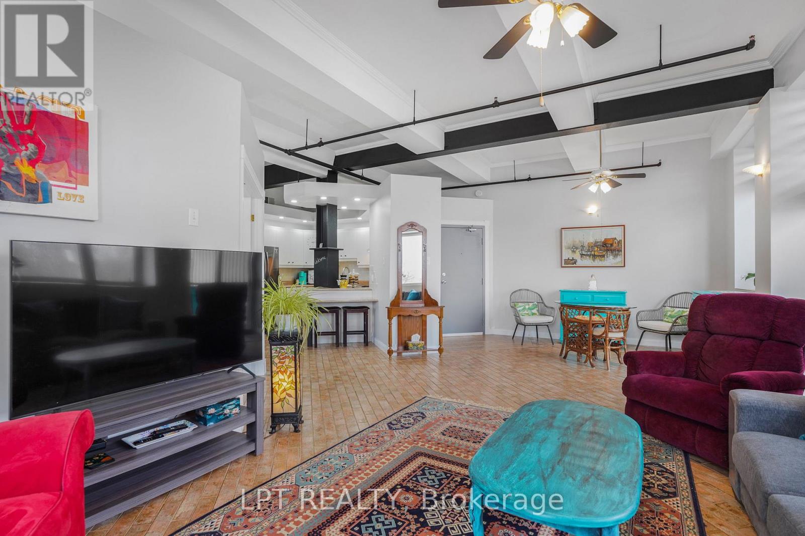 225 MAIN STREET N