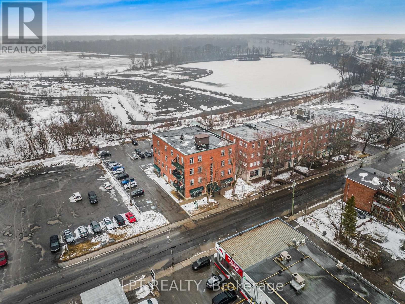 225 MAIN STREET N