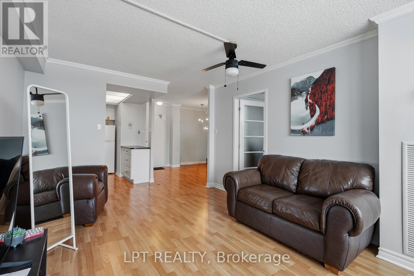 1112 - 555 BRITTANY DRIVE