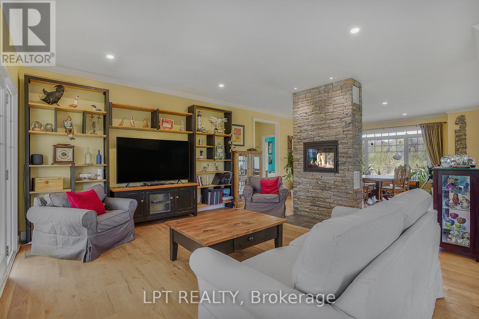 972 ABERDEEN ROAD