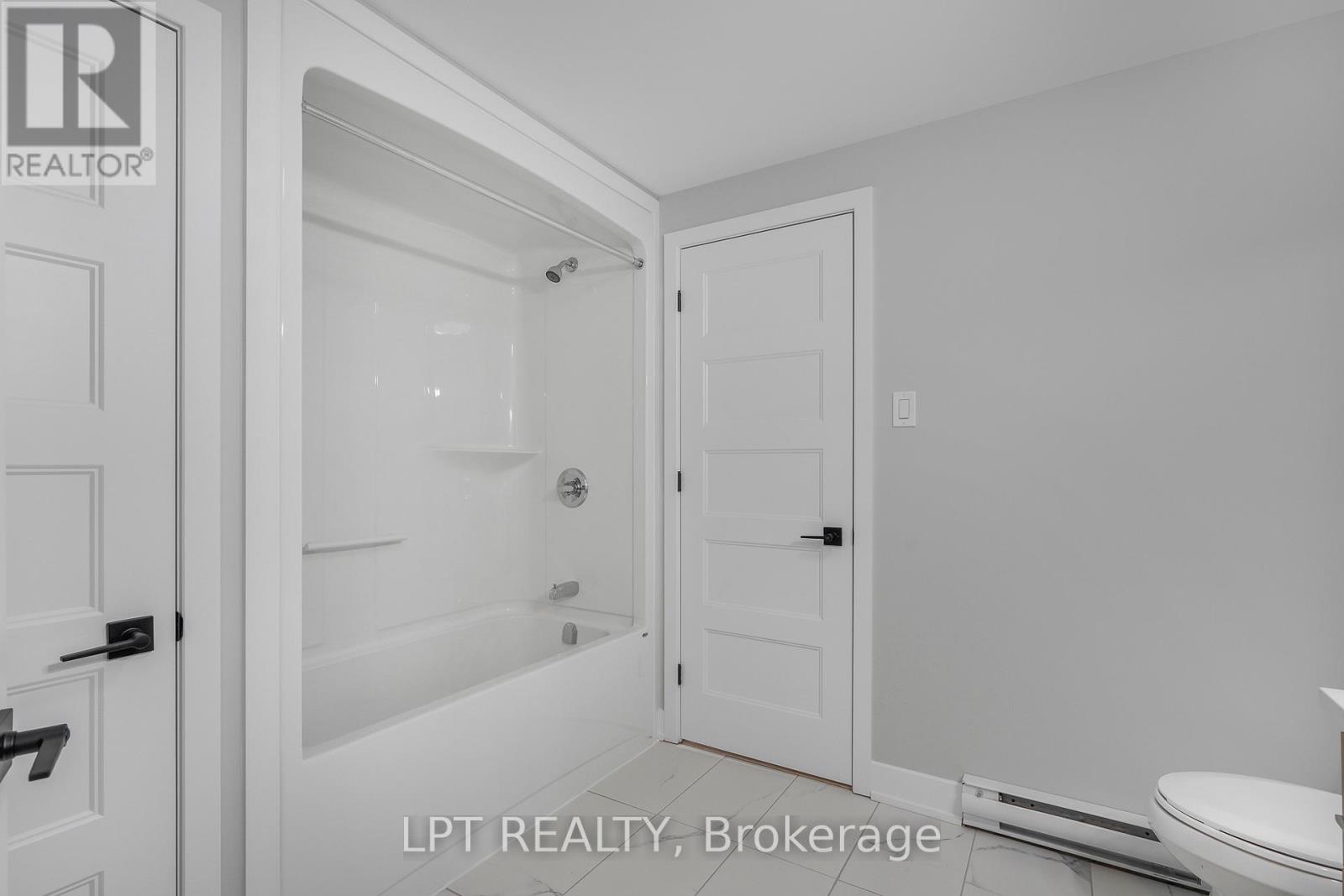 UNIT B - 978 KATIA STREET