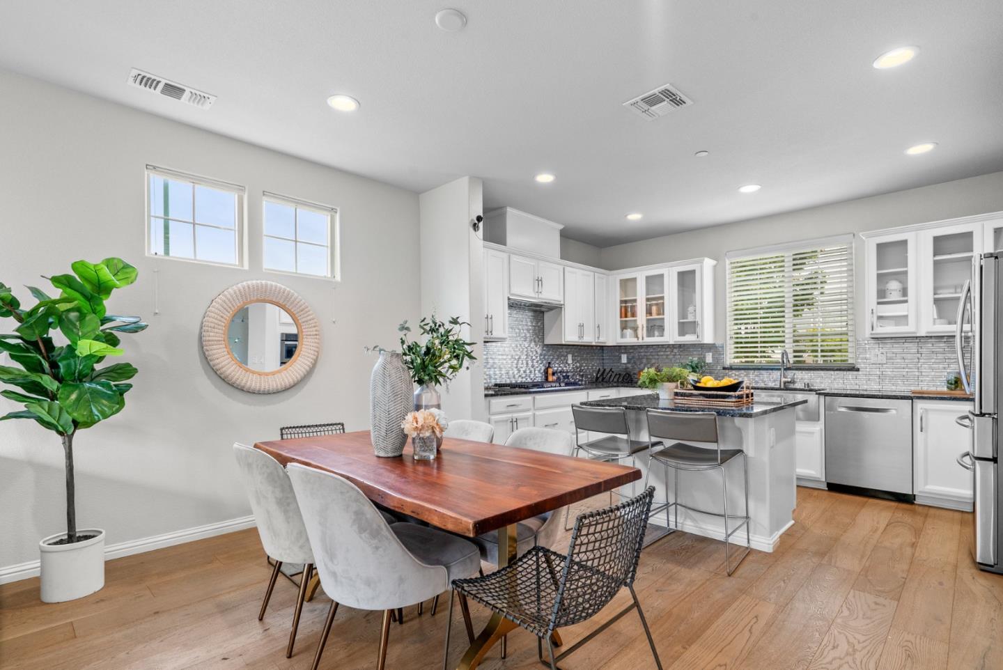 2529 Admiral CIR