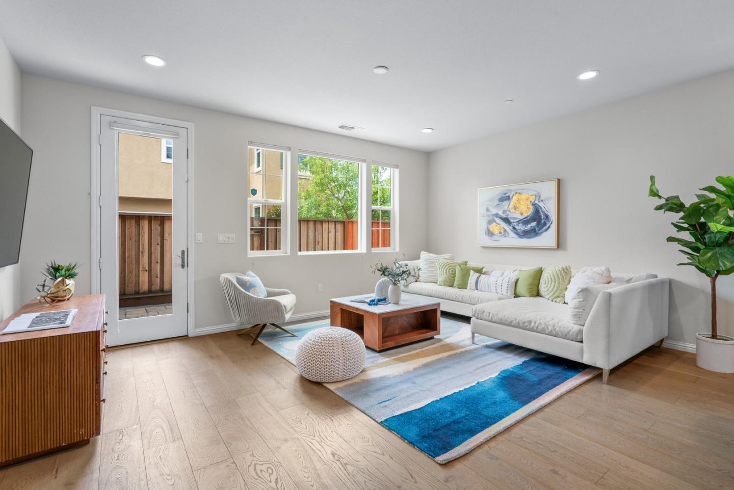 2529 Admiral CIR