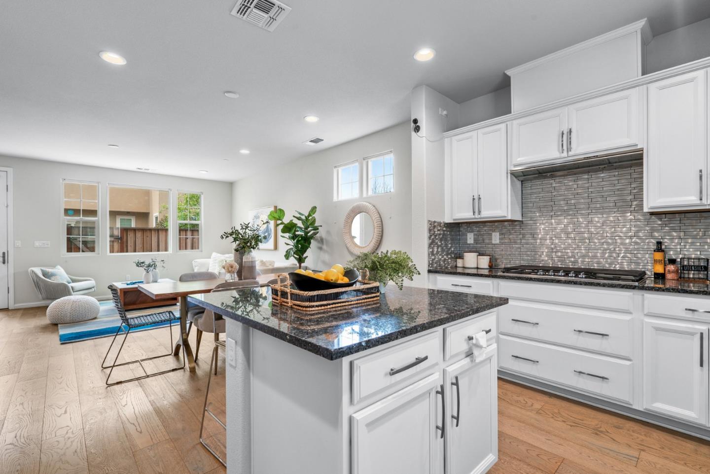 2529 Admiral CIR