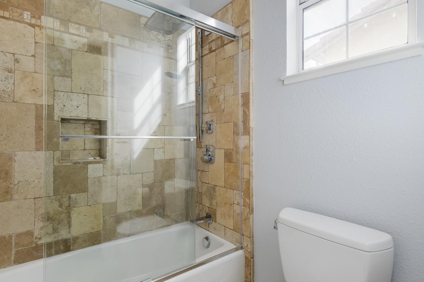 516 Villa Centre WAY