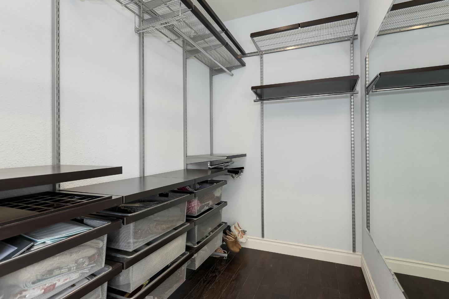 516 Villa Centre WAY