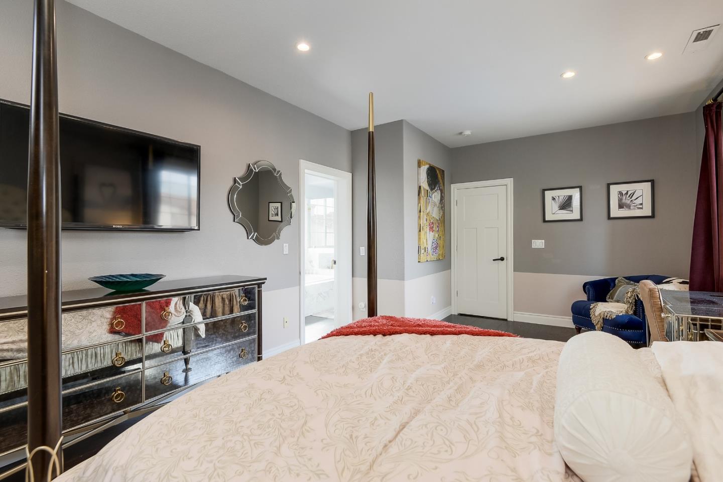 516 Villa Centre WAY