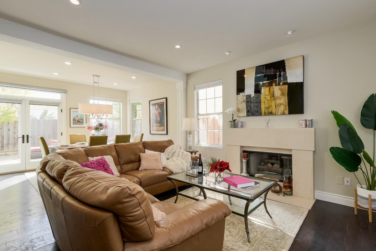 516 Villa Centre WAY