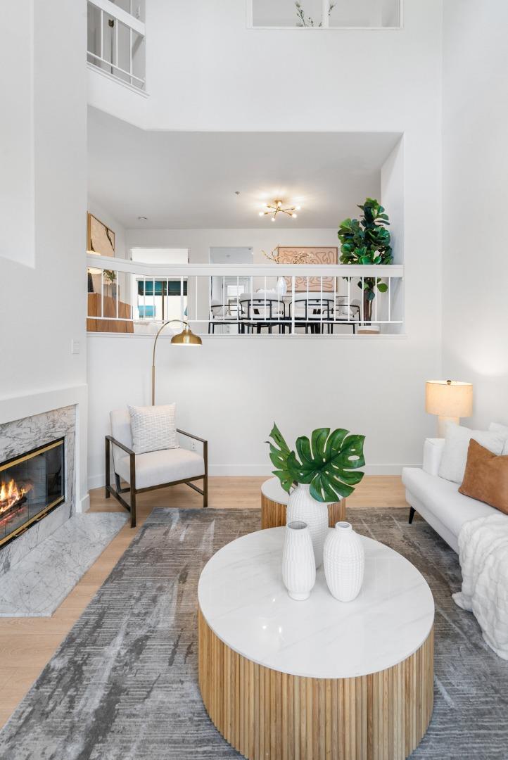 422 Galleria DR 7