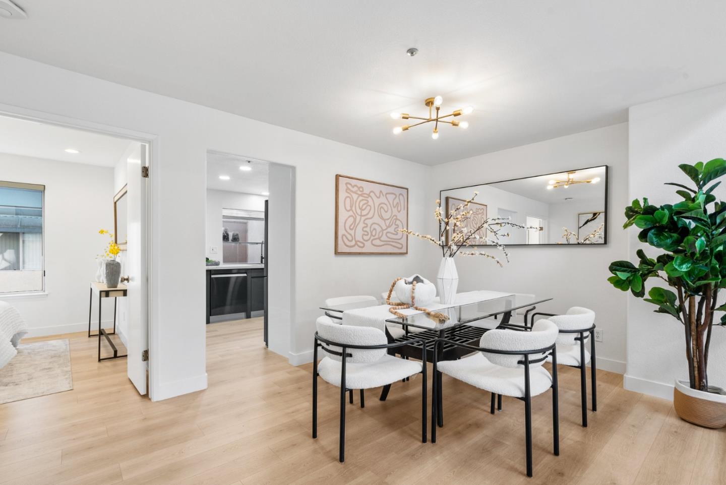 422 Galleria DR 7