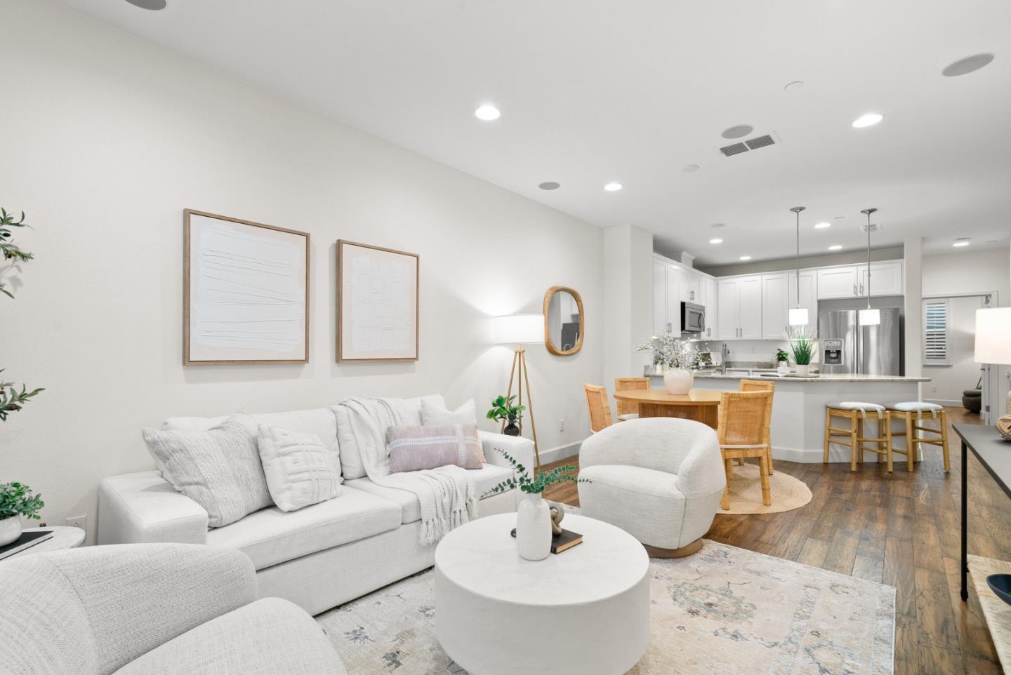 515 Calabria PL