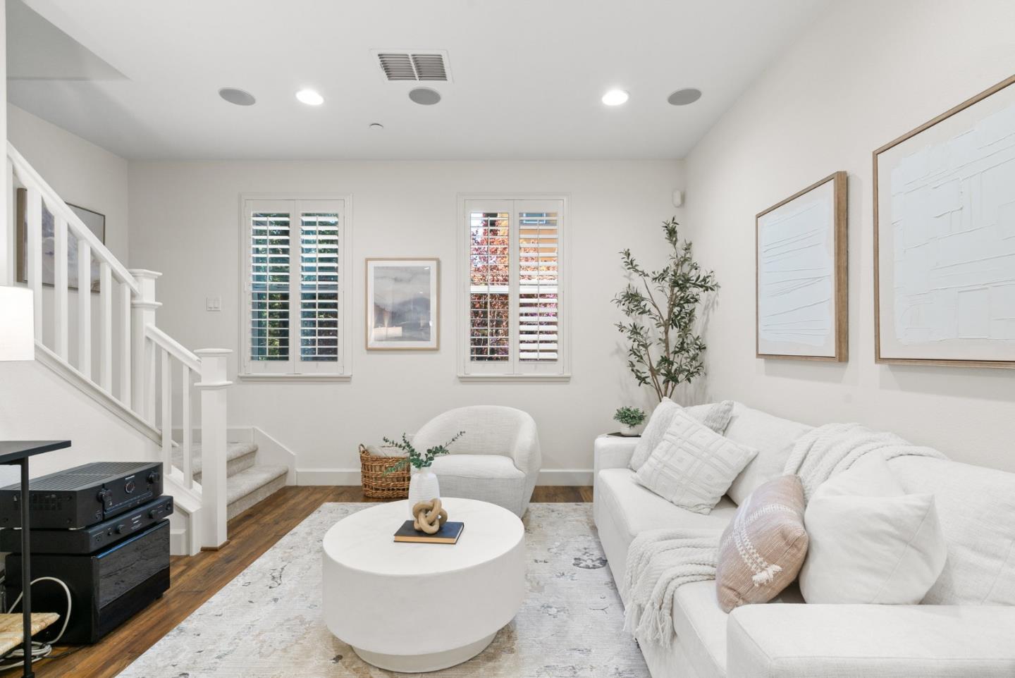 515 Calabria PL