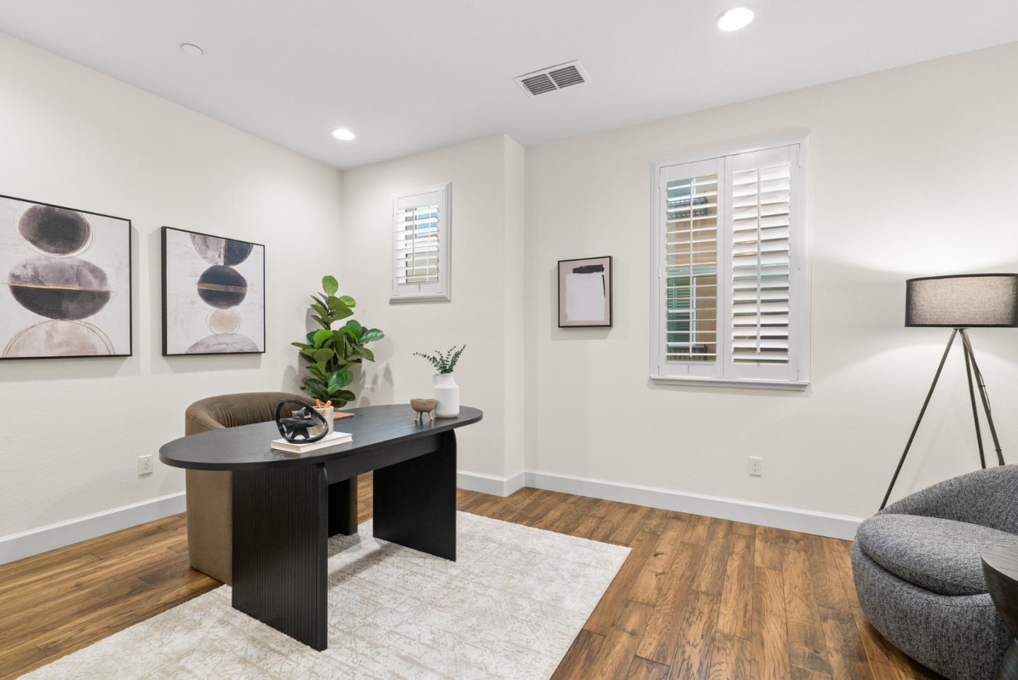 515 Calabria PL