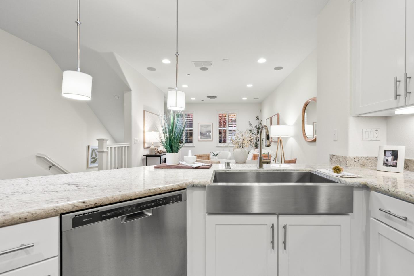 515 Calabria PL