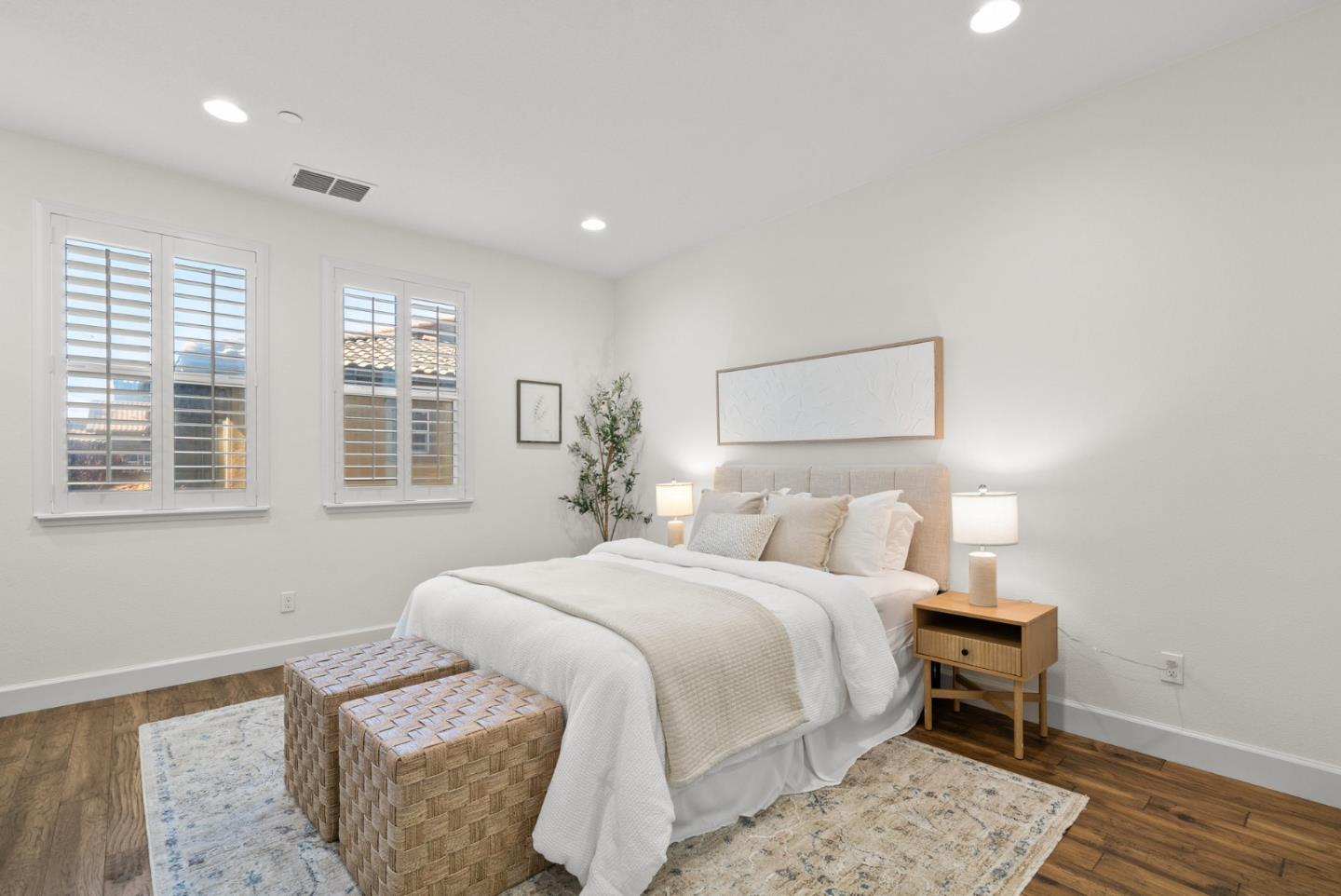 515 Calabria PL