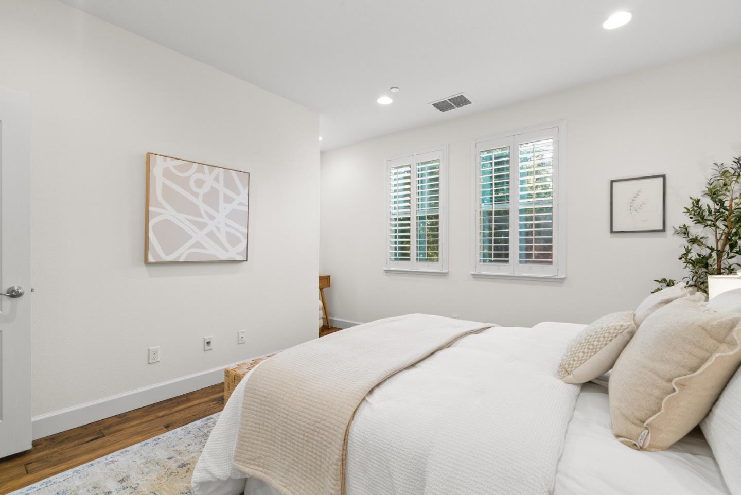 515 Calabria PL