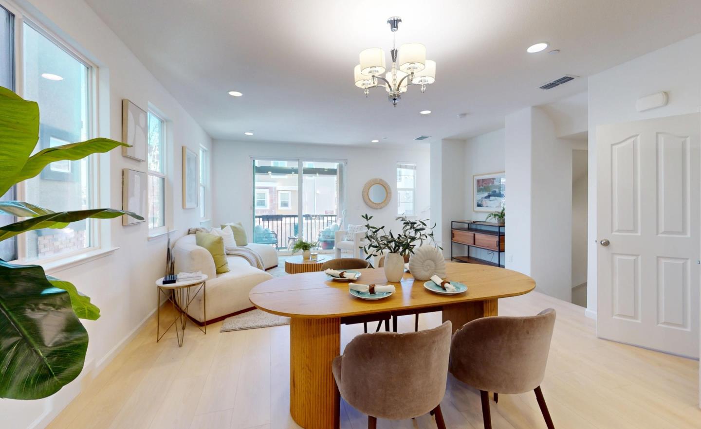 1577 Mercado WAY