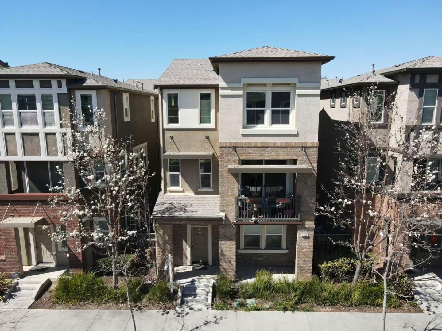 1577 Mercado WAY