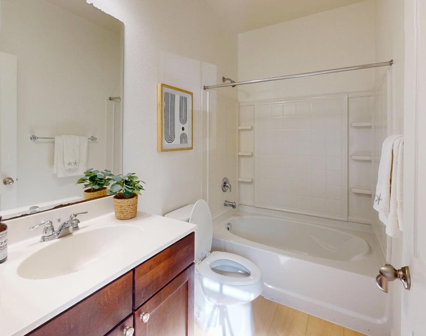 1577 Mercado WAY