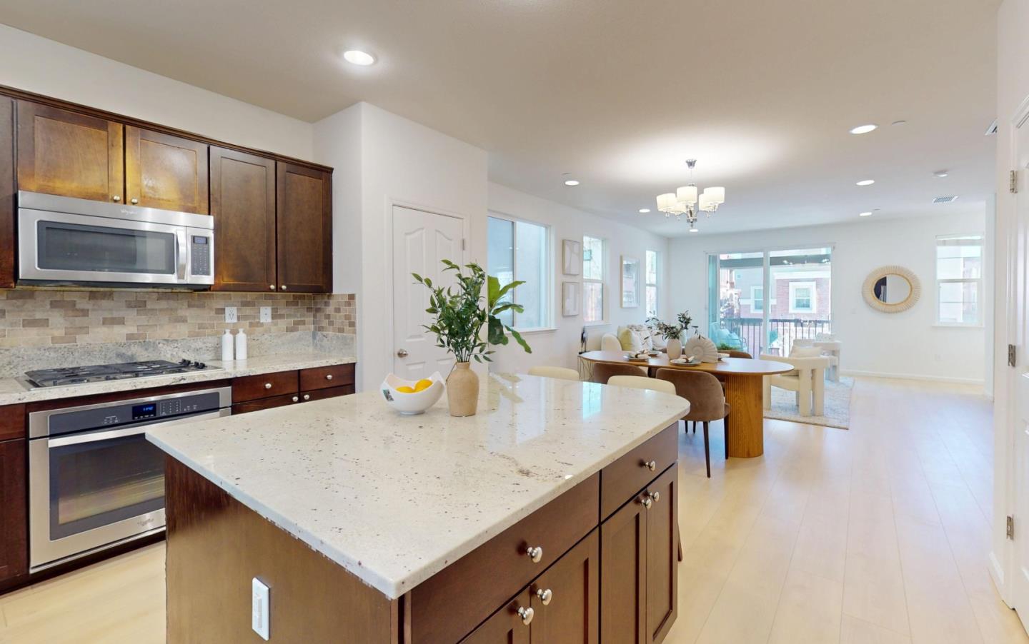 1577 Mercado WAY